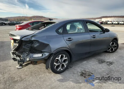 2021 Kia Forte Fe z USA, uszkodzony, nr VIN 3KPF24AD8ME330799